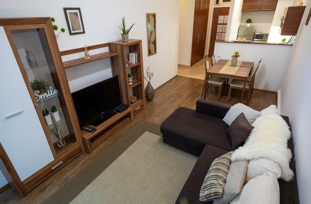 Colours Apartments Будапеща Екстериор снимка